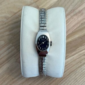 Seiko Ladies Watch Rare Vintage Stainless Stretch Bracelet Oval Black Dial